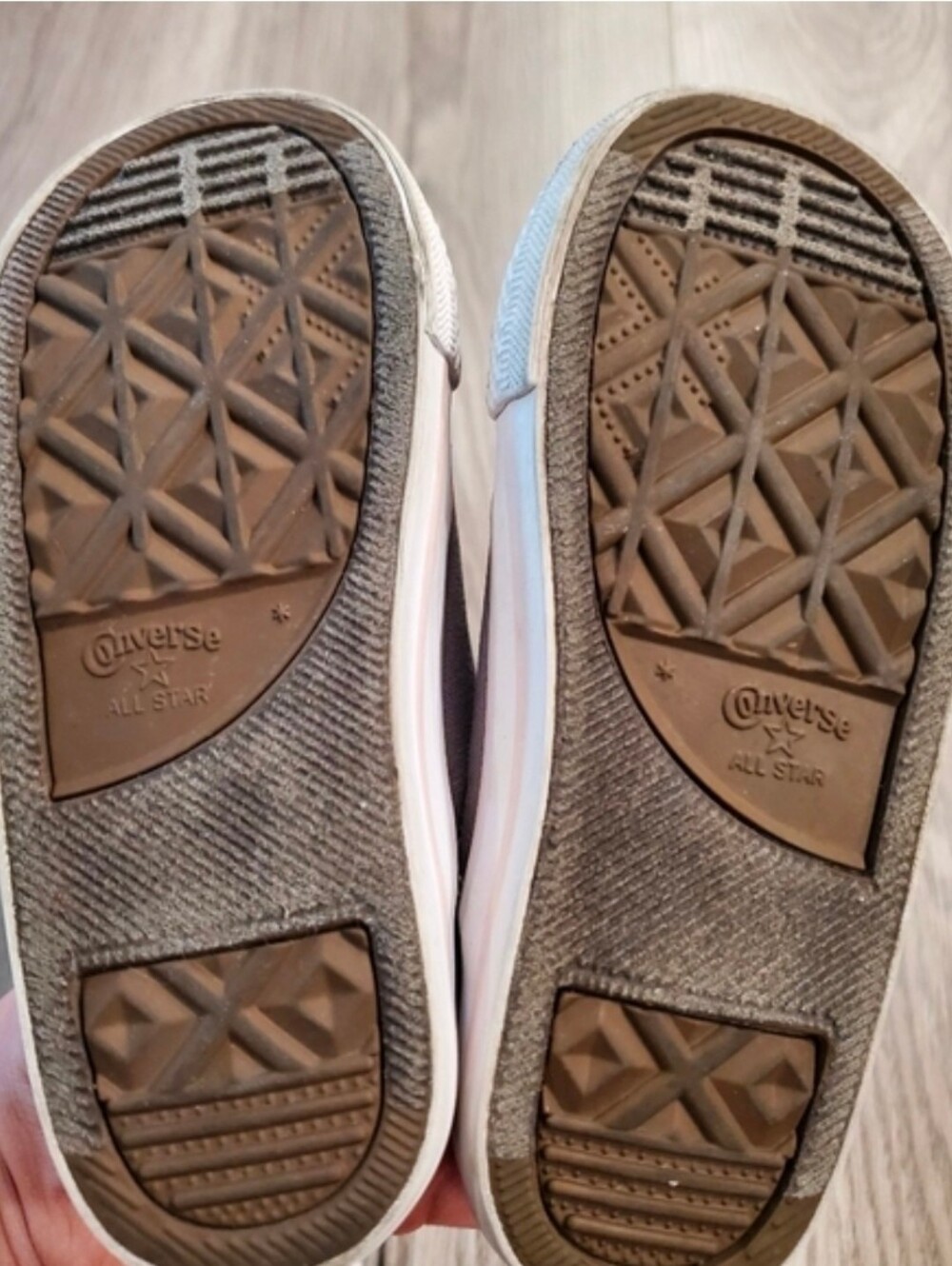 Converse - Picture 3 of 3